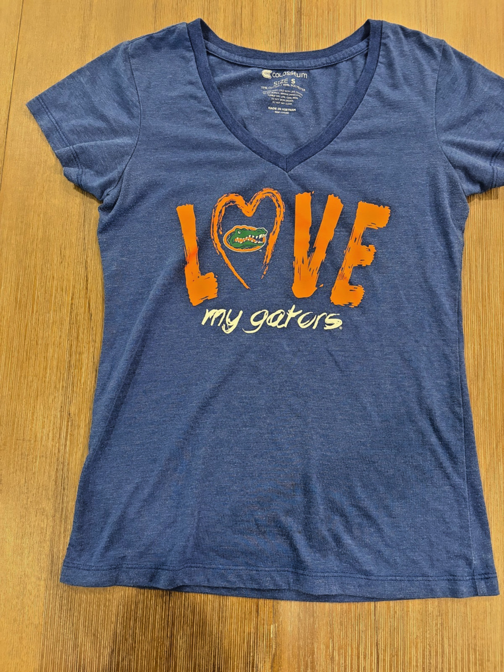 Colosseum Florida Gators "Love My Gators" V-Neck T-Shirt Women's Size S Blue